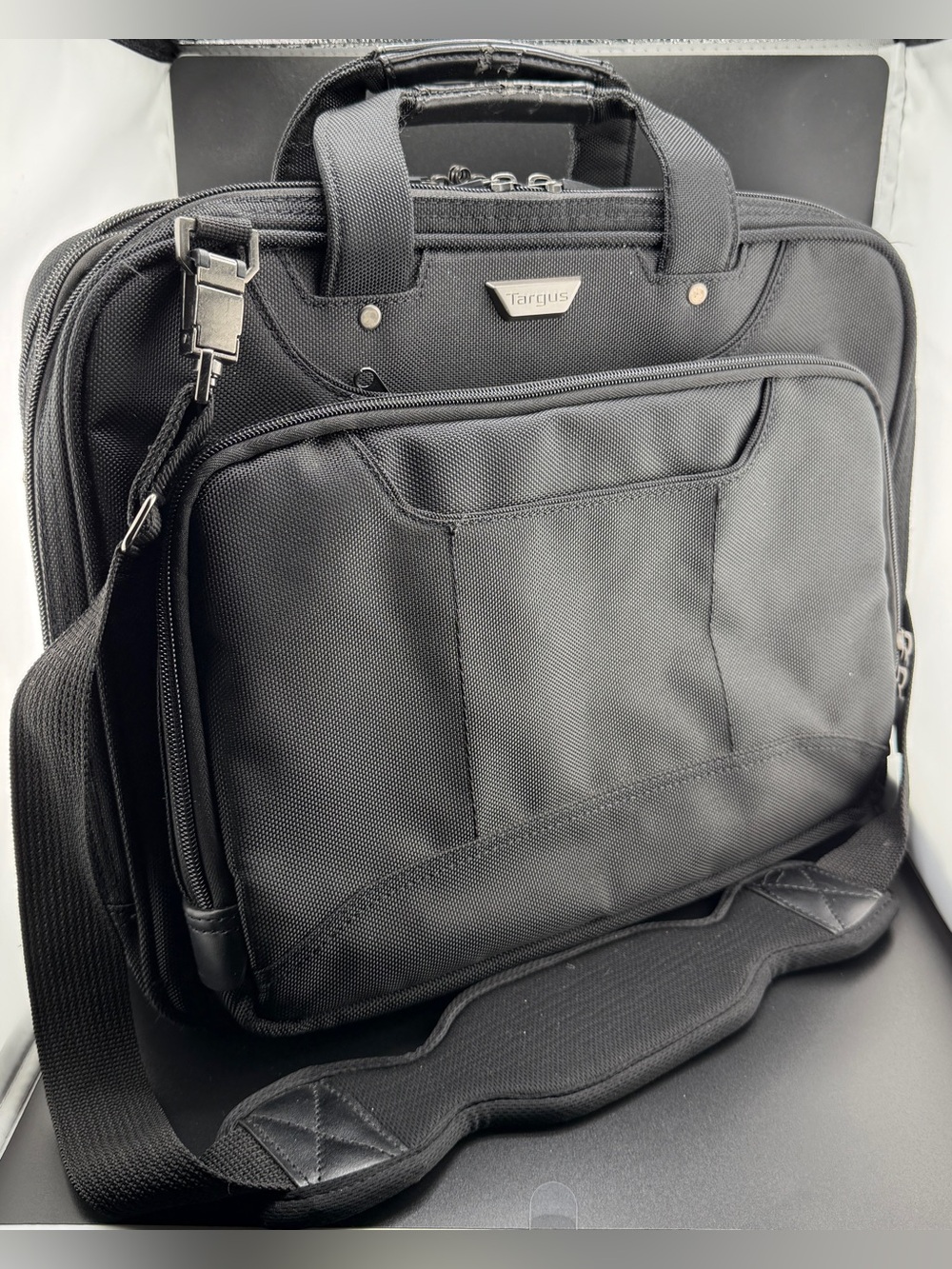 Targus AC0130 Checkpoint Friendly Laptop Briefcase SafePort Black Shoulder Bag